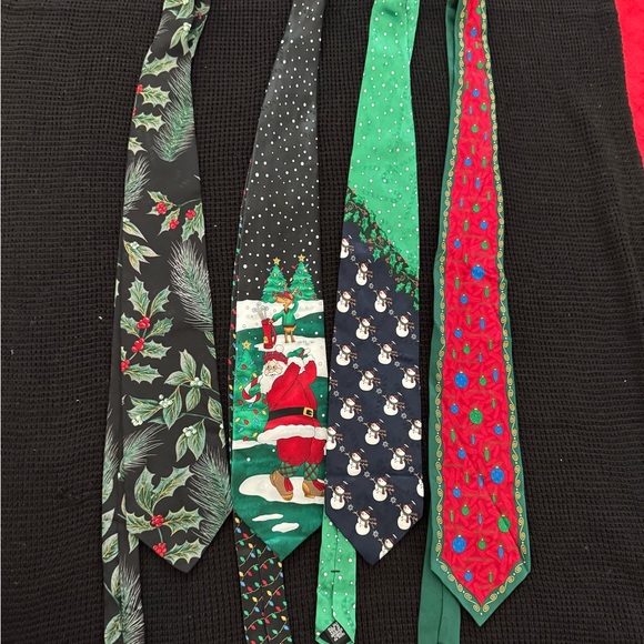 Festive Christmas Ties Set Bundle - Picture 2 of 3